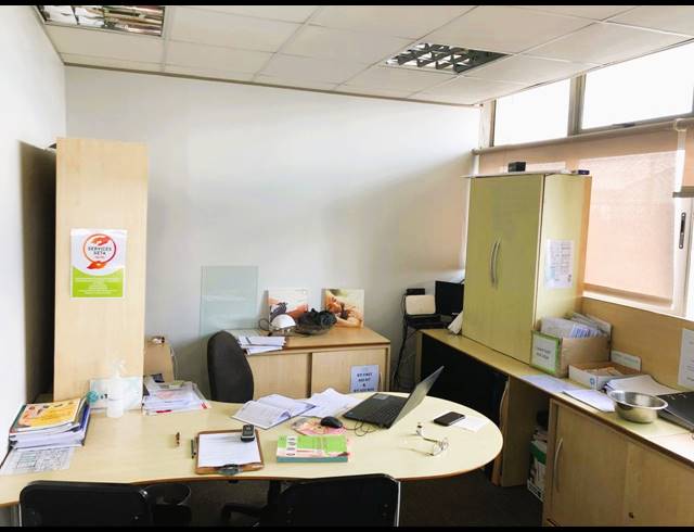 433M² OFFICE TO LET IN WOODSTOCK